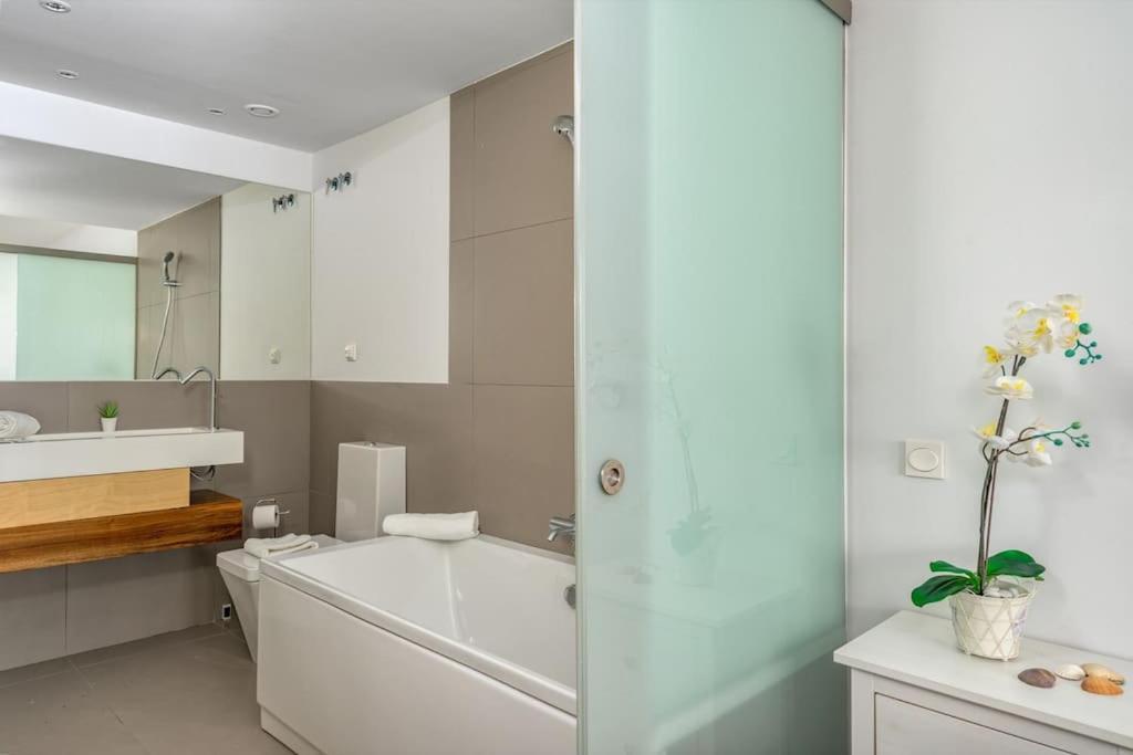 Sunny Terrace With Jacuzzi In El Higueron By Costarentals - Ref 26 Lejlighed *