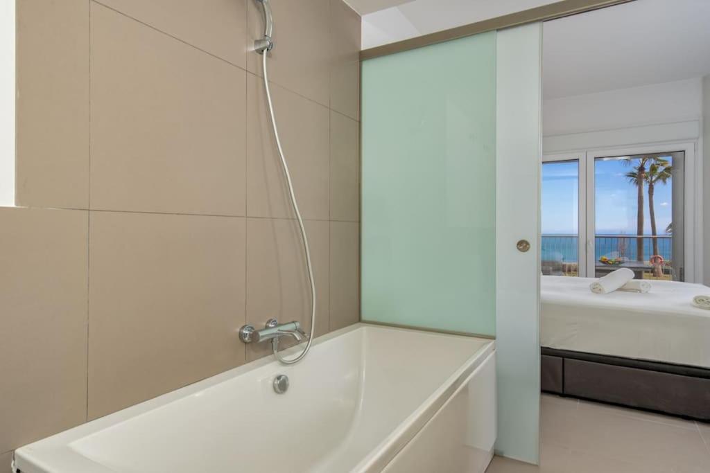 Lejlighed Sunny Terrace With Jacuzzi In El Higueron By Costarentals - Ref 26 *