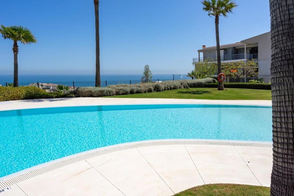 Lejlighed Sunny Terrace With Jacuzzi In El Higueron By Costarentals - Ref 26 *